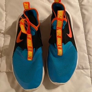 Boys Nike Flex Runner shoes Size 5.5